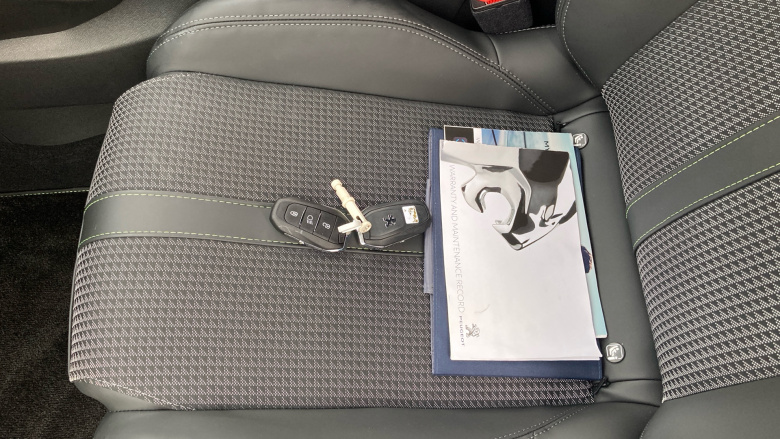 Peugeot 208 1.2 PureTech 100 GT Line 5dr EAT8 Petrol Hatchback